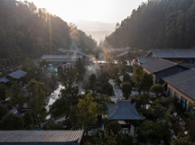 綠沁服務(wù)案例 | 伴山云隱，湯泉漫谷——梁河南甸伴山溫泉小鎮(zhèn)